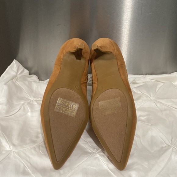 Journee Collection Isobel Inside Zip Stiletto Booties
Size 8.5 - Picture 8 of 10